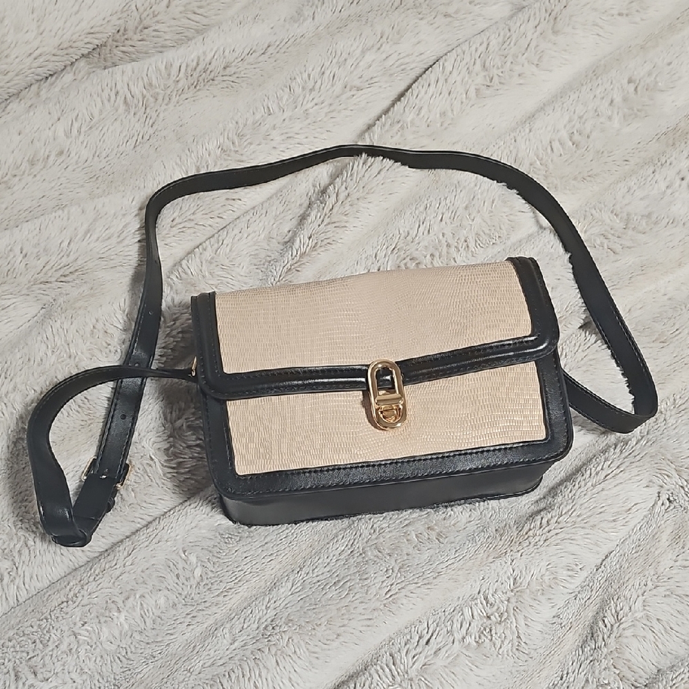 Elegant Black and Cream Women's Bag
